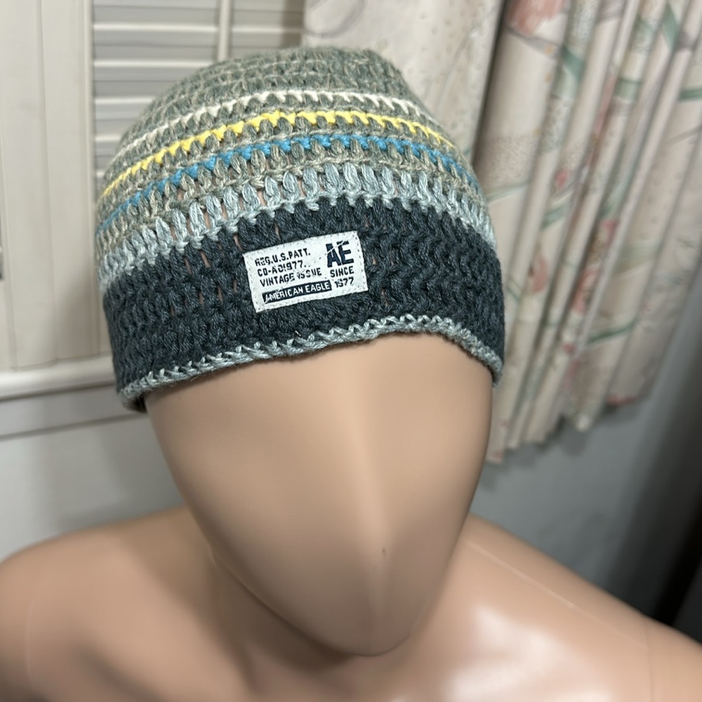 326. 🦅 * AE American Eagle multicolor ramie cotton blend beanie cap.